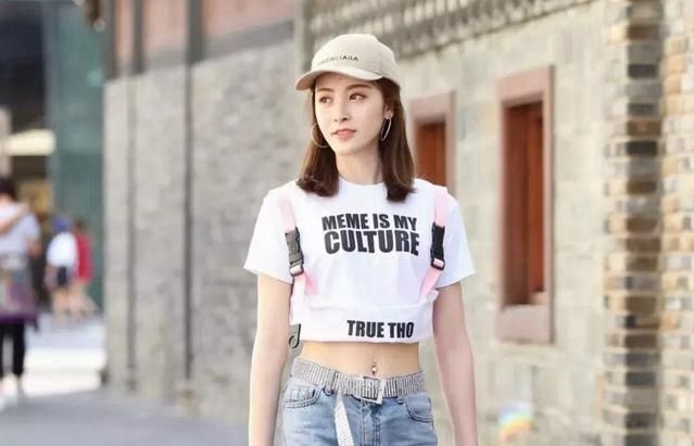 欲求不满的风骚少妇出轨男网友骚起来非常主动叫声又勾人