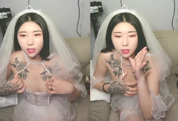 穿着婚纱操逼玫瑰纹身小姐姐激情大战深喉口交活很不错无毛美穴上位骑乘特写屁股快速打桩边操边骚话不断