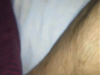 猥琐眼镜男迷晕良家少妇带到酒店爱爱先用道具搞然后再用JJ搞