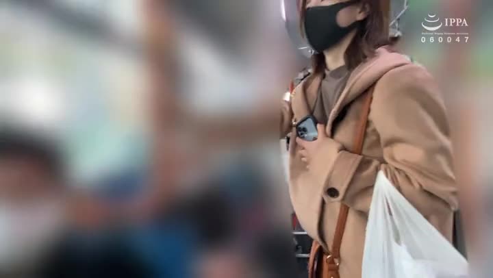 巨乳妹妹胸前全开恶作剧挑衅天上美A