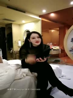 骚女【西施姐姐】两女一男和炮友啪啪，口口上位骑乘大力猛操呻吟娇喘，很是诱惑喜欢不要错过第10集