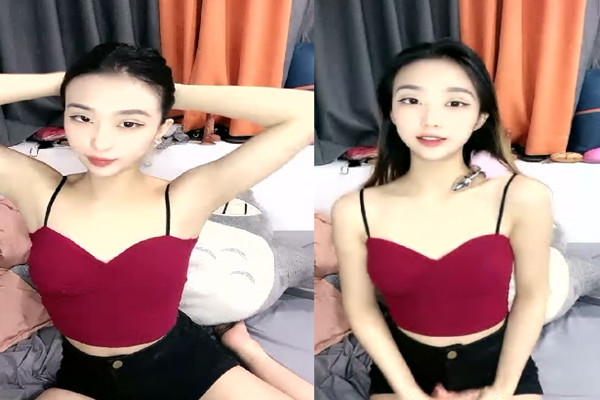 极品新人美少女超高颜值很会玩假屌深插骚逼浴室湿身自慰骑坐抽插