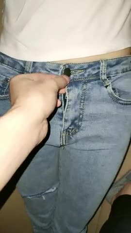 2021 11 22，【搞电子厂新来的小妹妹】，年轻妹妹，几百块钱搞定，抠嫩穴，亲美乳，无套啪啪，各种角度展示插入细节