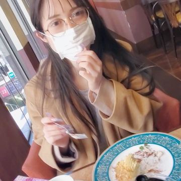 【無修正】メガネのOL仕事を抜け出しホテルで密会中出し