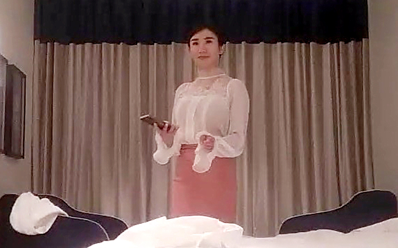 马尾小姐姐修长美腿高跟鞋