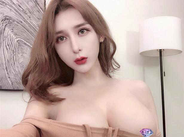 情人销魂一刻极品身材丰臀情人极致妖娆情人是用来操的卫生间后入性感纹身小骚货