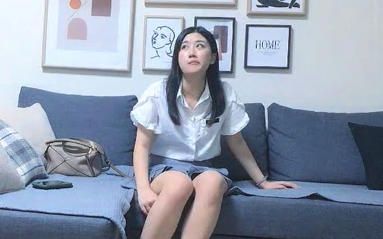 清纯小妹酒店卖淫小哥沙发上大显神威