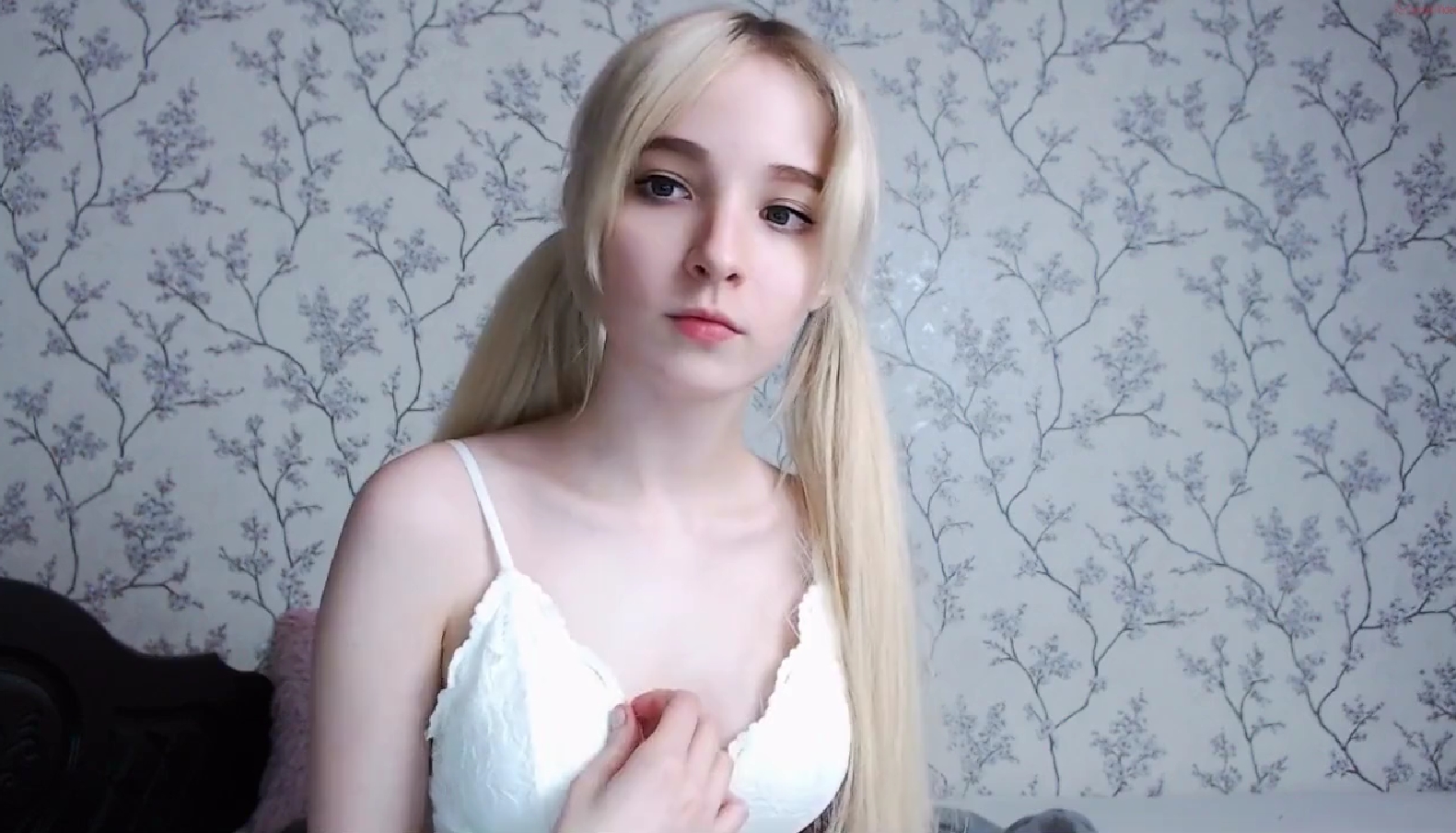 金发芭比自慰呻吟