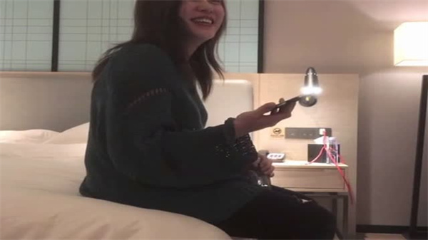 小宝寻花新作小宝出世：极品白皙蜜穴女神，粉嫩骚穴任你征服！