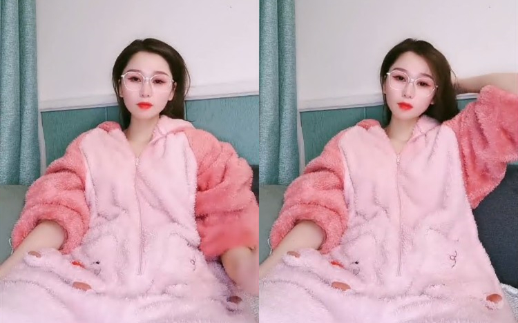 眼镜美女各种内裤摸小穴双指抠入出白浆