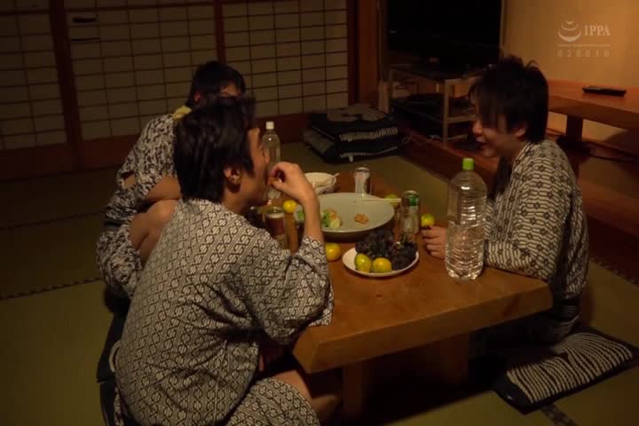 夫妇経営の温泉宿再建のため泣く泣く妻をお座敷にあげてピンクコンパニオンをやらせたらDQN客にアナルを4P寝取られてしまいました