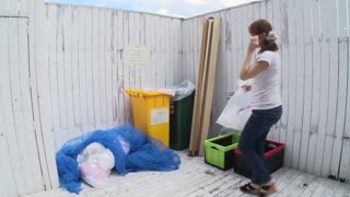 早上扔垃圾的附近