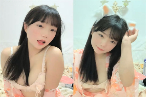 顶级颜值美少女幼齿收费房外表清纯甜美假屌插穴难得特写视角换上情趣装尺度放开超诱惑