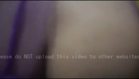 野模让我表演老汉推车最后射在大屁股上