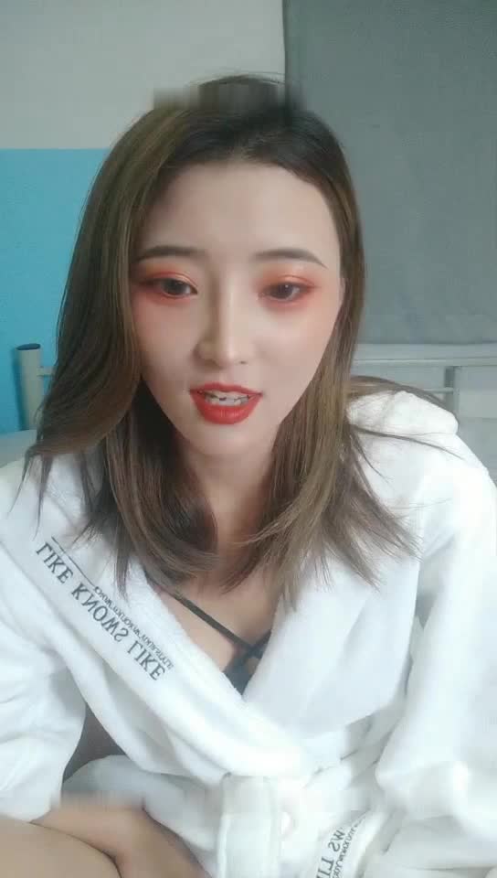 嗲嗲的呻吟声听的人心痒痒翘臀黑丝袜巨乳后小骚货