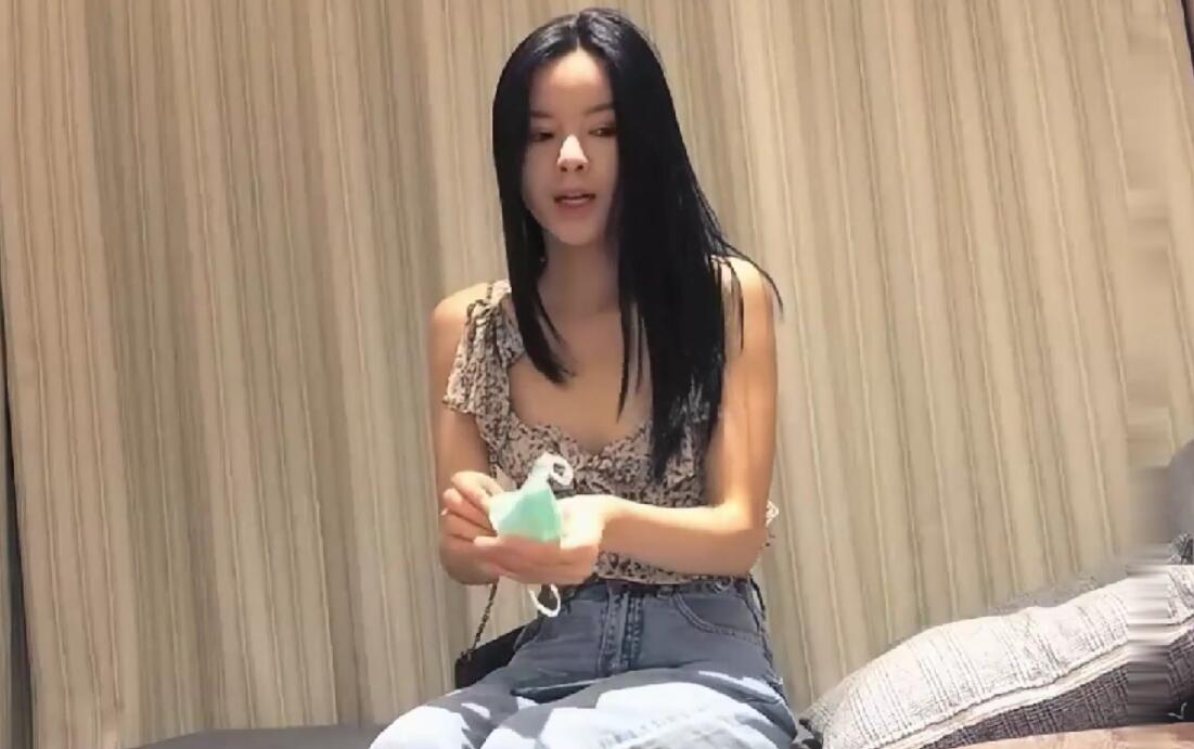 午夜寻花第二场高颜值性感大长腿妹子舌吻吸奶骑脸69舔逼上位大力猛操呻吟