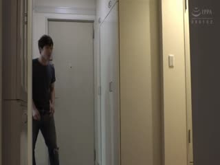 舔一下色情的Arisa身体