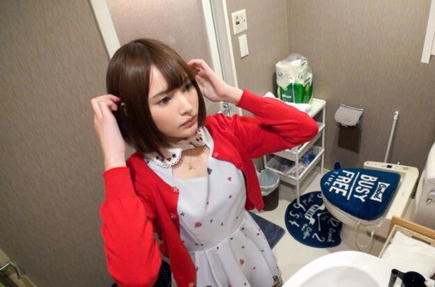 23岁的cosplay服务员