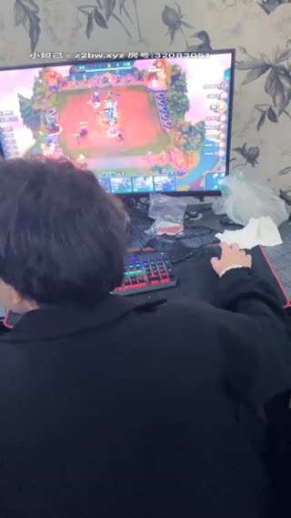 龙哥探花01-22电脑前3P大战