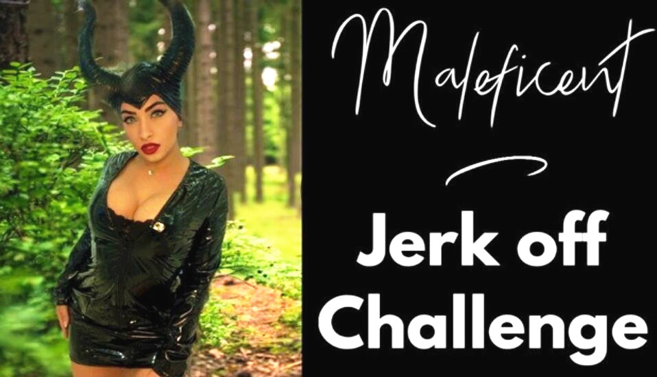 大胸美女绝色扮演恶魔自慰