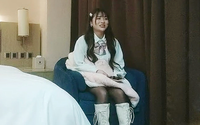 高品质探花甜美小姐姐黑丝白靴伸进内裤揉穴