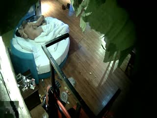 zipai#朋克头大叔和年轻少妇吃点水果休息一下就开始做爱貌似说的山东话