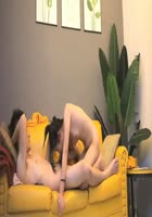 新晋探花首场实力不俗，良家青涩小嫩妹一线天美鲍