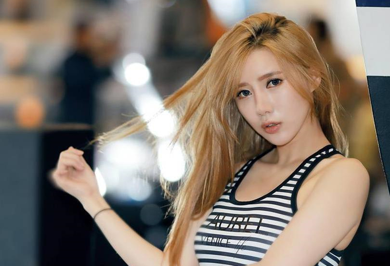 22岁高颜值大学生Nana在星级酒店直接玩3P假期最后的疯狂直接嗨到天亮两小哥一个内射一个口爆