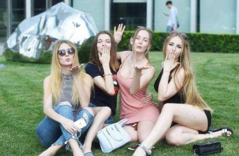 NaughtyAmerica与朋友婚前4p