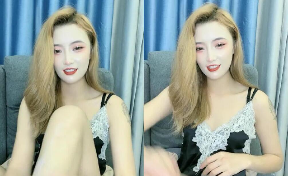 少妇露脸浴室洗完澡后自己玩大黑牛自慰骚逼到床上勾引男友舔鸡巴口交