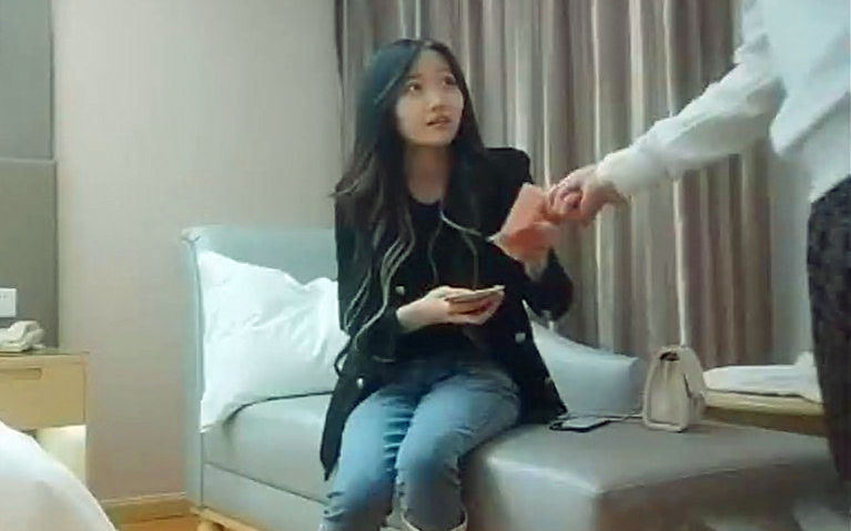 高品质外围美女同款花臂纹身操的妹子多瘫软了