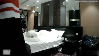 [酒店偷拍] 穿着校服就跑出来约约~这学妹不简单!!为了打一炮浪迹天涯都没关系!!那我就赏你一夜4炮!!