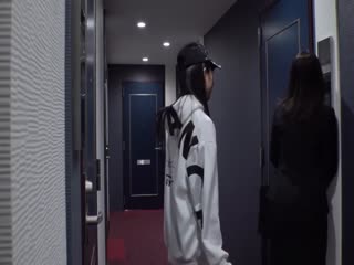 XRW-826-彼氏と喧嘩してご近所のお姉さんに相談してからの4日間