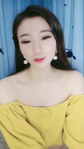 万众期待的小魔女又来了，全裸自慰，气质白虎女神，可以想入非非