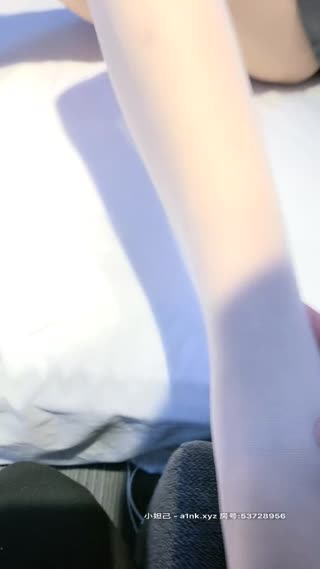 AVOVE04-13内射装小清新的御姐