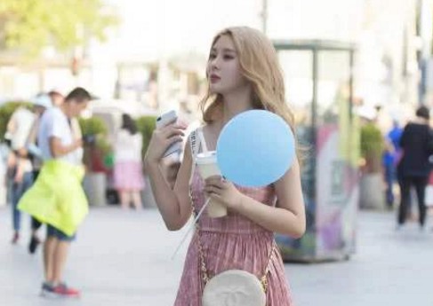 10000块钱妹子就可以背着男友和我来约会完美露脸高清完整版