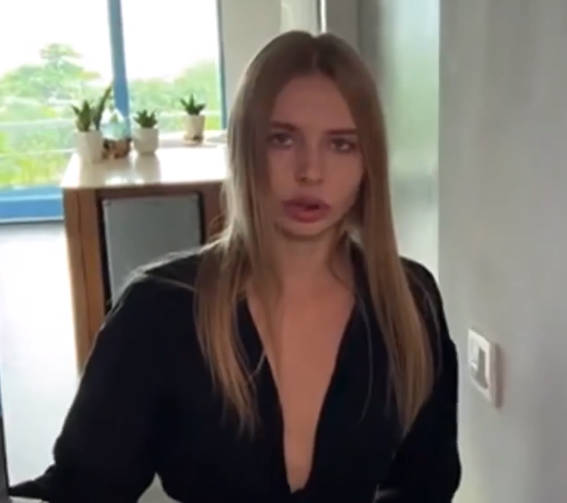 被爸爸的新女友aka.我的未來繼母&繼妹的媽媽引誘，不小心中出內射了她，應該告訴爸爸嗎？