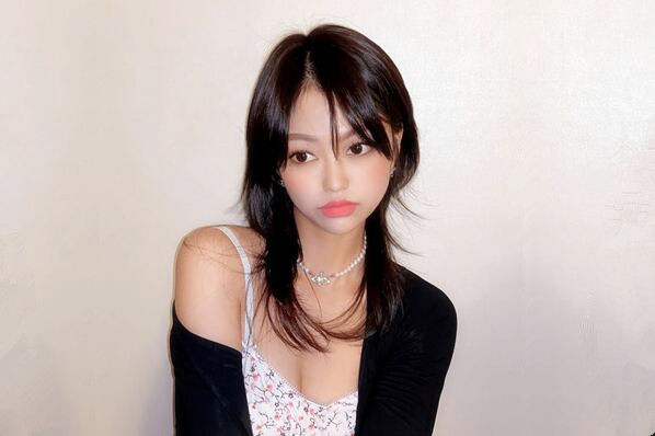 坐标成都可约一千多上门包夜让你爽上下皆粉嫩单干外围小姐姐