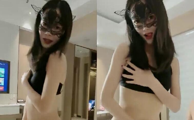 萝莉和御姐姐妹花高颜值妹子四女两男情趣装女女互舔性感翘臀上位骑乘很是诱惑喜欢不要错过