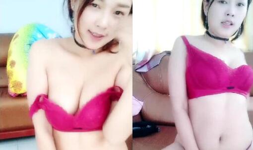 甜美少妇沙发上自摸抠逼道具紫薇