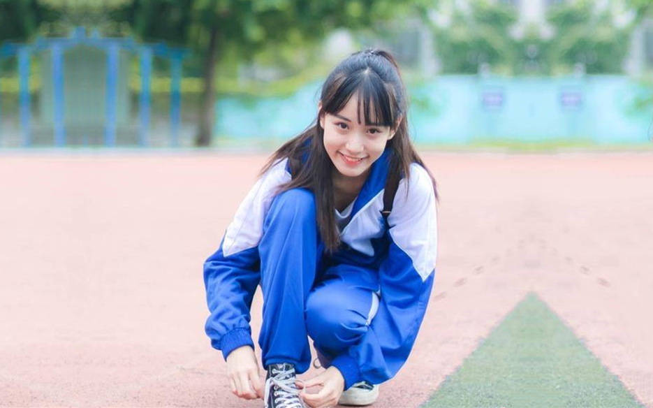 诱拐学生妹破处清晰可见粉嫩处女膜有露脸只要给叔叔摸什么都给你买第一次被舔第一次吃肉棒