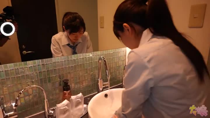 和哥们一起调教美臀性奴 3P前后夹击无套抽插 双穴内灌买白白的精华~ new