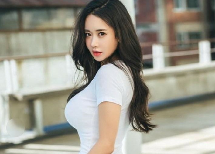 大屁股气质大学生美眉和男友拿着单反机宾馆开房自拍啪啪秀