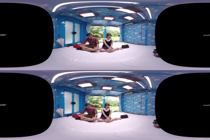 R1VR长尺 爱する彼氏とはミラー越しに30センチ！「カップル限定」マジックミラー号の中で自慢の彼女を「寝とって」3P中出し！