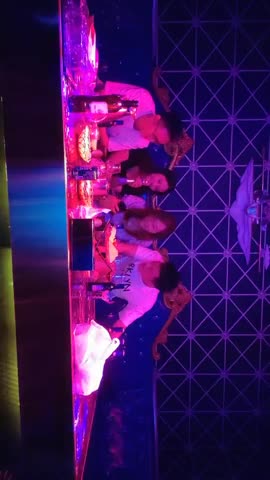 202183 换妻探花两对夫妻KTV唱唱歌，回房间换妻大战，舔逼调情再开操，一人一个抱着猛操，操完手指扣穴 new