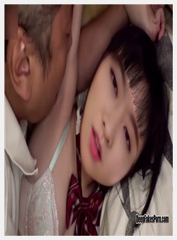 性与学校的女孩-朴寶英