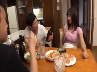 她知道如何用荡妇的气味来治疗