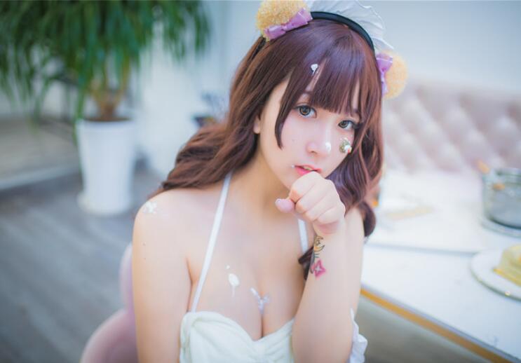 菠萝社极品猫九酱尺度视图流出巨乳娇娘COS制服诱惑