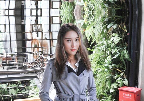 上线人气就登顶一晚赚几千蜜桃臀一线天淫水一流男主就开舔一定要听一听这个骚货的叫床声让你燃起暴操她的欲望