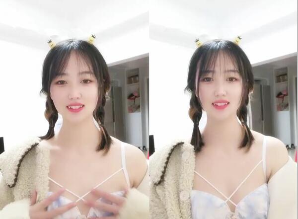 大四学妹两个小辫子清纯小虎牙极品萝莉妹子从下往上视角掰穴自摸笑容非常诱人